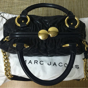 마크제이콥스(MARC JACOBS) 스탐백 블랙