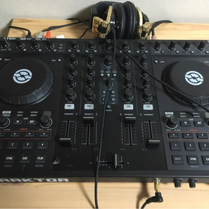 TRAKTOR KONTROL S4 MK1 팝니다