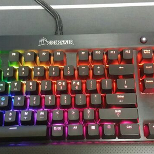 커세어 k70 RGB 갈축 + 로켓 콘퓨어 마우스