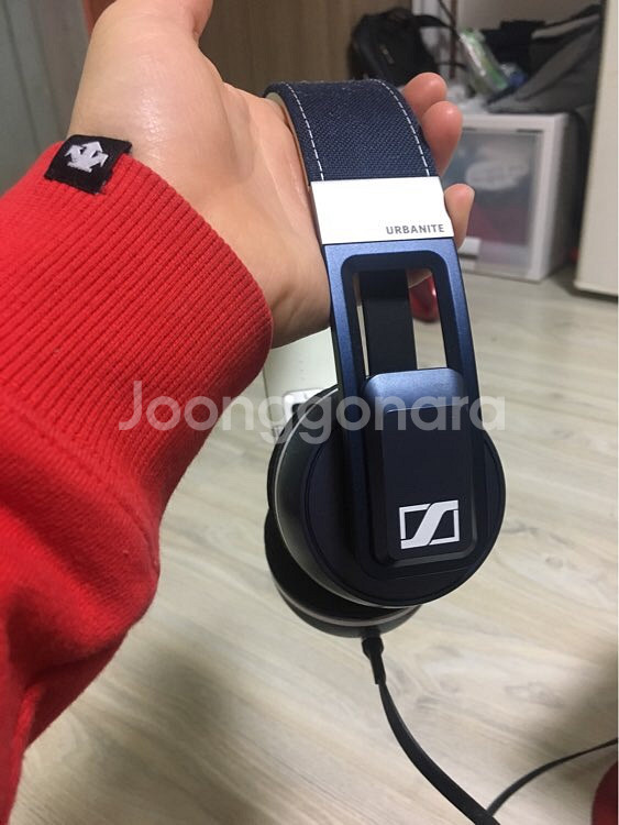 젠하이저어반나이트 네이비 팝니다--1