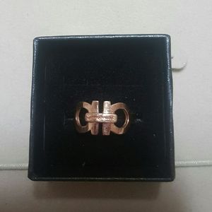 14k 핑크 페라가모 반지