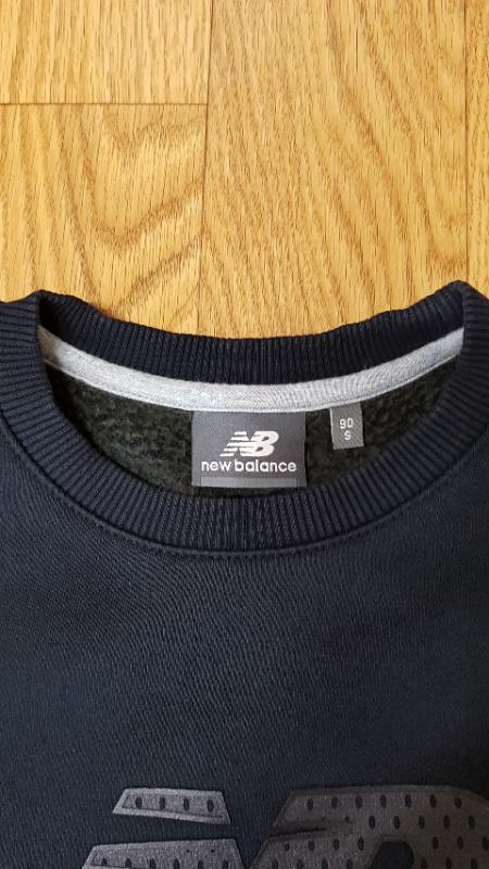 뉴발란스 맨투맨--1