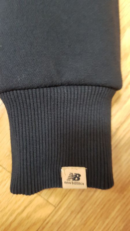 뉴발란스 맨투맨--2