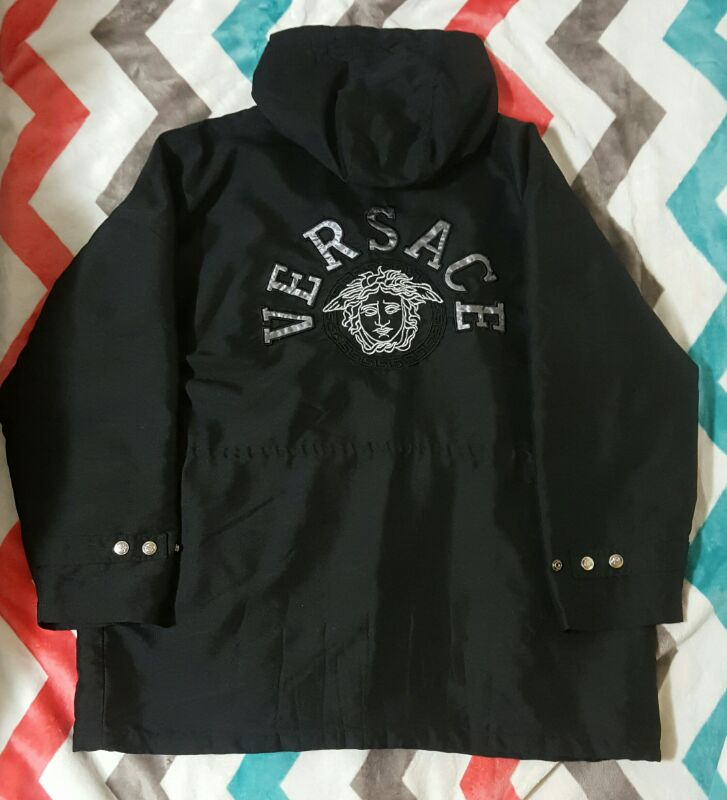 베르사체진 빅로고 누빔 자켓--2