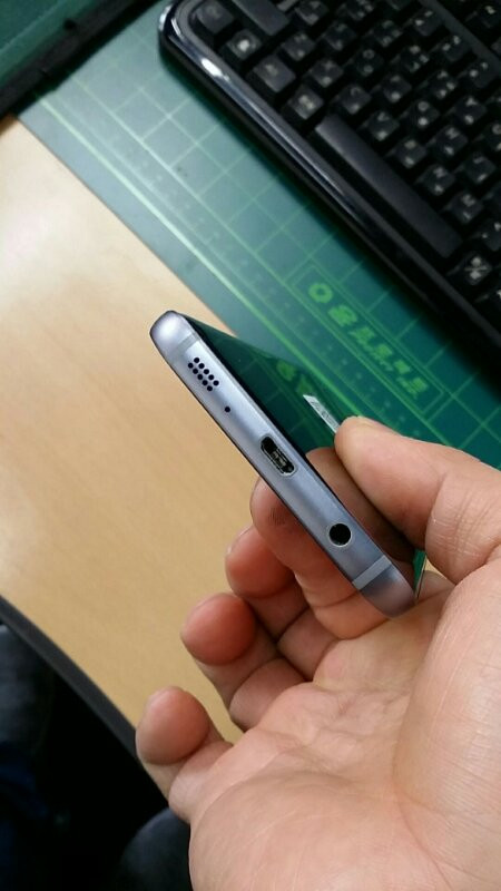 갤럭시s7 블랙 오닉스 32기가 팔아요. (거의새--5