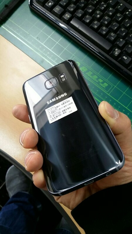갤럭시s7 블랙 오닉스 32기가 팔아요. (거의새--8