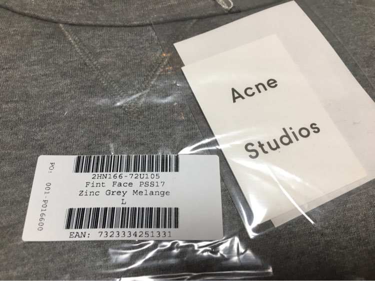 아크네 핀트 페이스 공유 맨투맨 라지 L 새상품--1