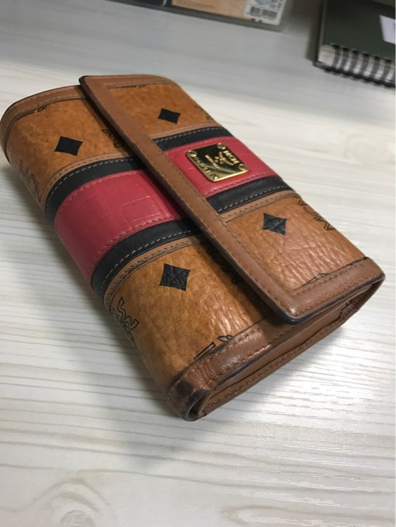 엠씨엠 지갑 이미지