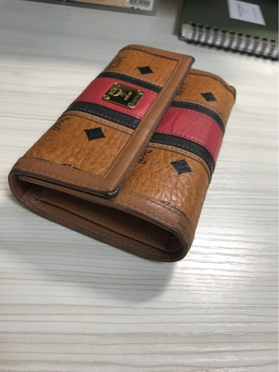 엠씨엠 지갑 이미지