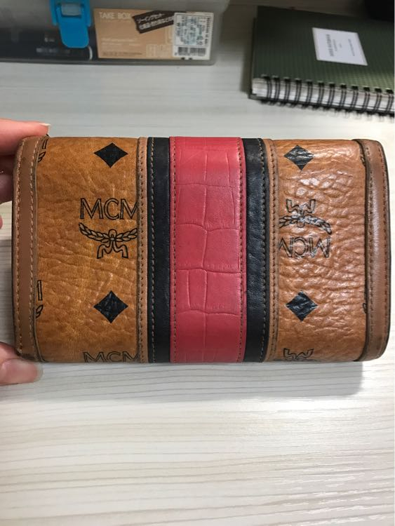 엠씨엠 지갑 이미지