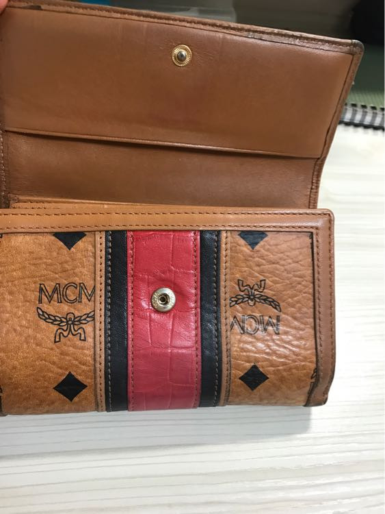 엠씨엠 지갑 이미지