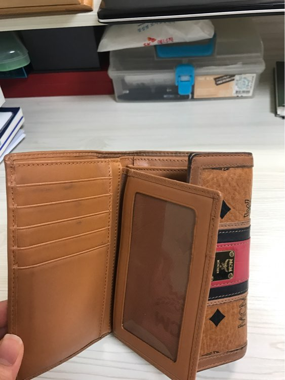 엠씨엠 지갑 이미지