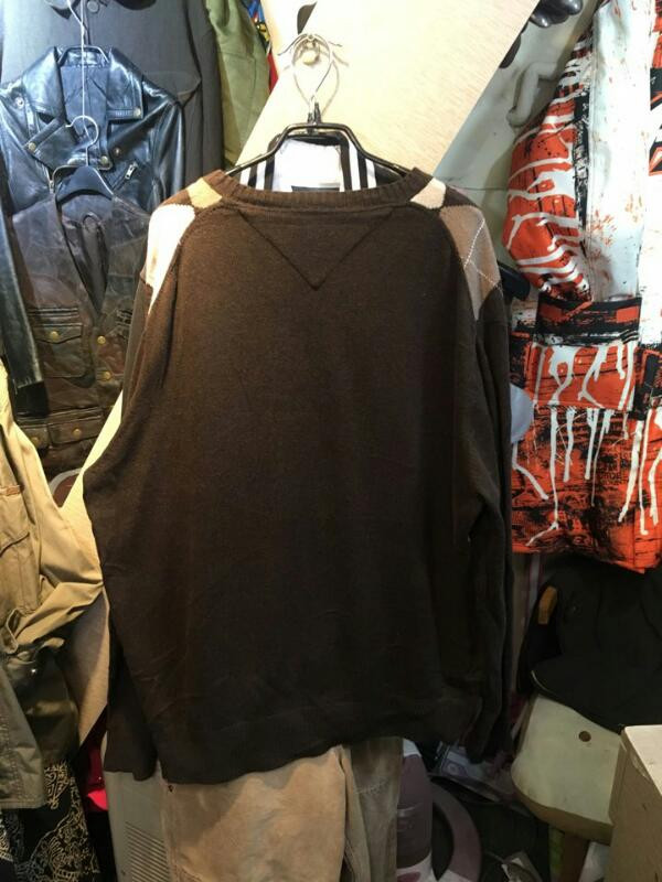 타미힐피거 아가일 패턴 V넥 니트 --1