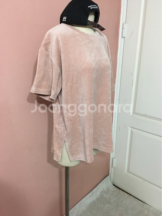 핑크색 티셔츠--0