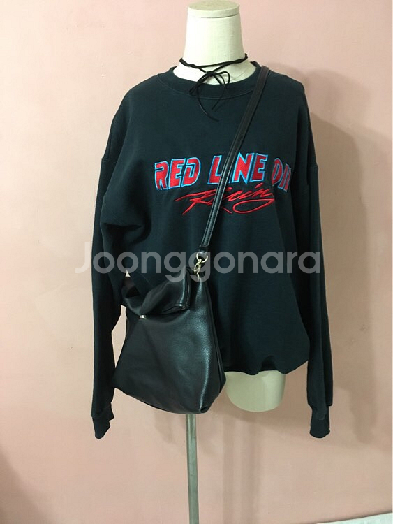 Hanes 블랙 맨투맨--3