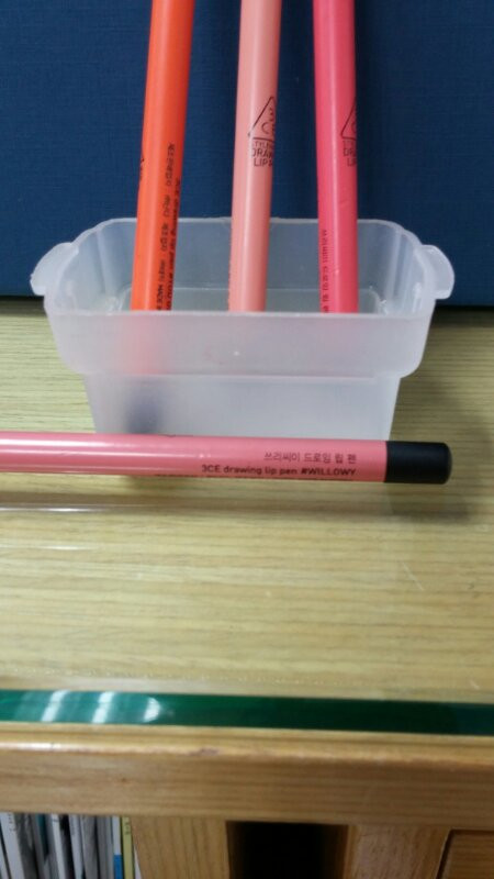 베네피트립스틱.립펜슬 이미지