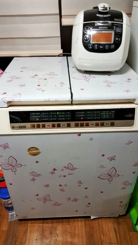 김치냉장고 무료로 드립니다. 이미지