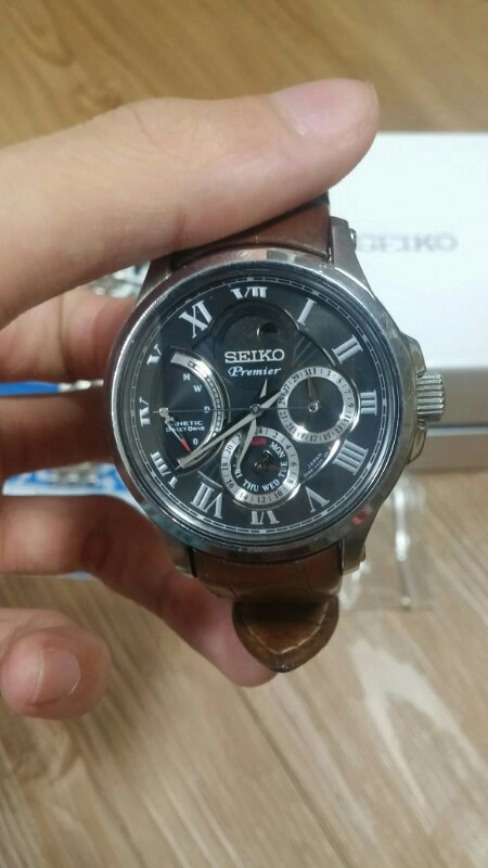 세이코 문페이즈 프리미어 시계 이미지