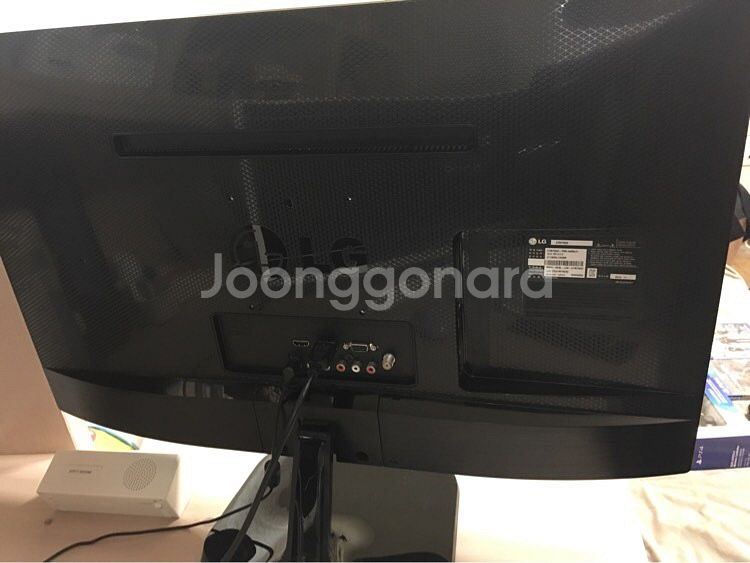 lg 27인치 플래케톤 모니터팝니다. 27mt55--1