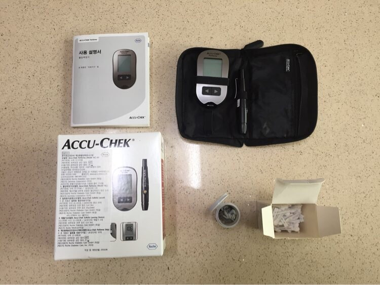 아큐~첵 퍼포마 혈당측정기 (2016년 7월 상품--1