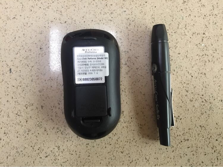 아큐~첵 퍼포마 혈당측정기 (2016년 7월 상품--4