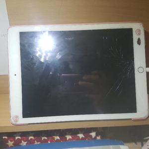 iPad air 2  64GB 깨짐