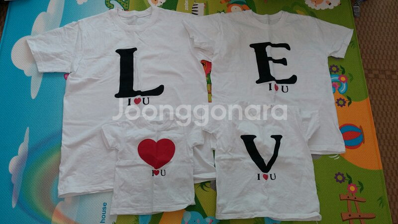 4인 돌촬영 가족티셔츠 팝니다.--0