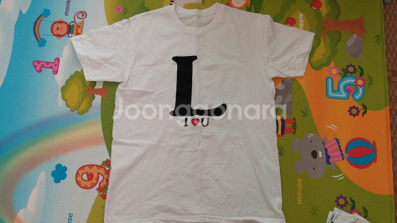 4인 돌촬영 가족티셔츠 팝니다.--1