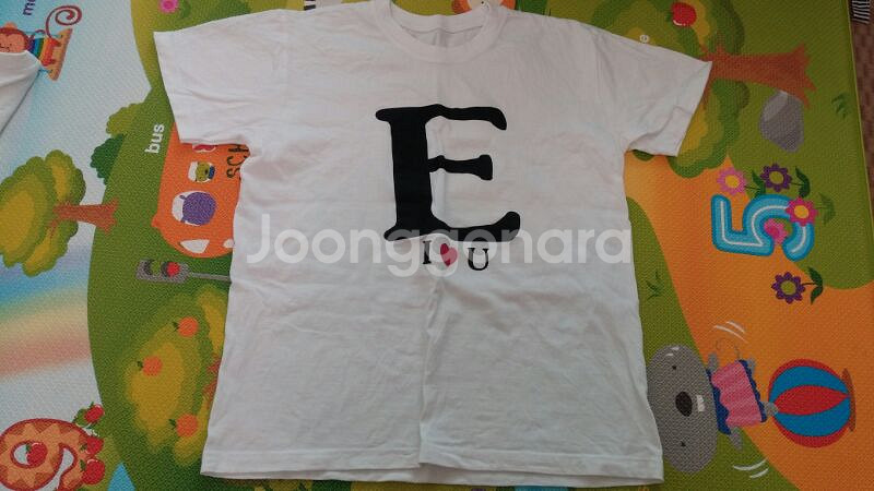 4인 돌촬영 가족티셔츠 팝니다.--2