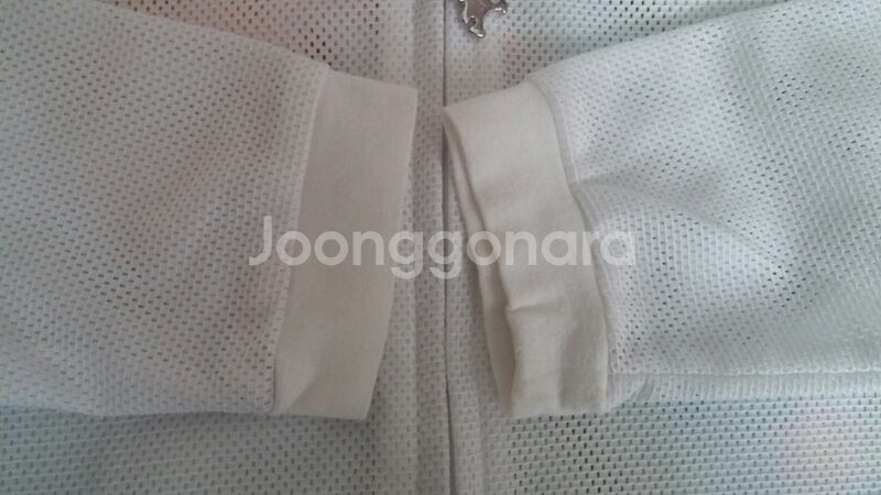 압소바 바람막이 팝니다.--3