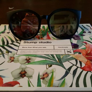 Stump studio 선글라스