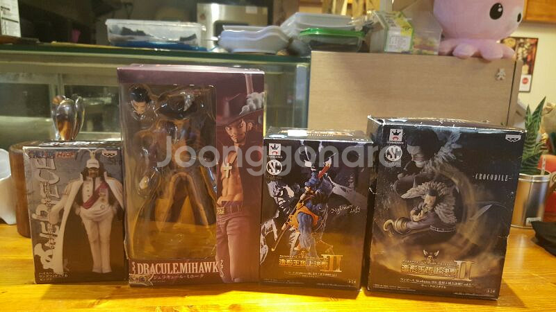 원피스피규어 팝니다--3