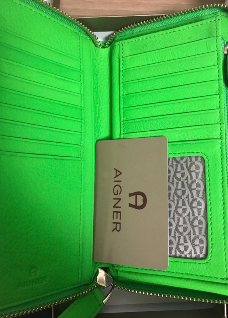 에이그너 독일에서 구입한 새상품 10만원에 팝니다--2