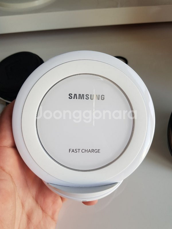 삼성 무선고속충전기--0