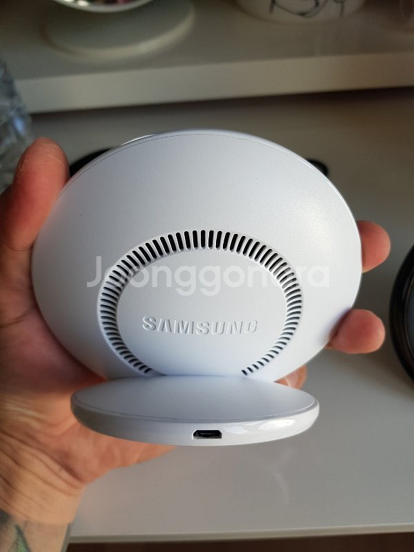 삼성 무선고속충전기--1