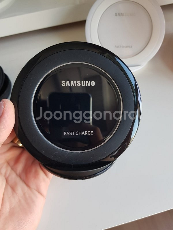 삼성 무선고속충전기--0