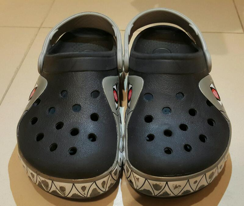 가격인하 크록스 아동화 크록스라이트 로보 샤크 2--4