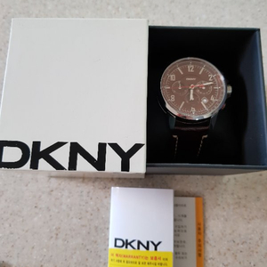 DKNY 시계