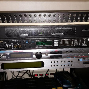 Roland XV5050