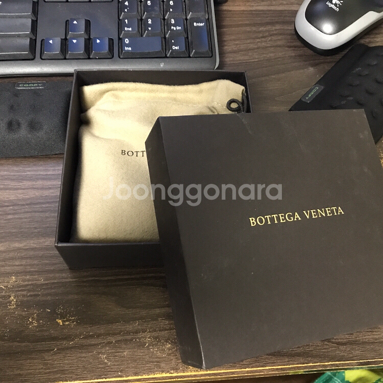 [정품] 보테가 베네타 남자 반지갑--1