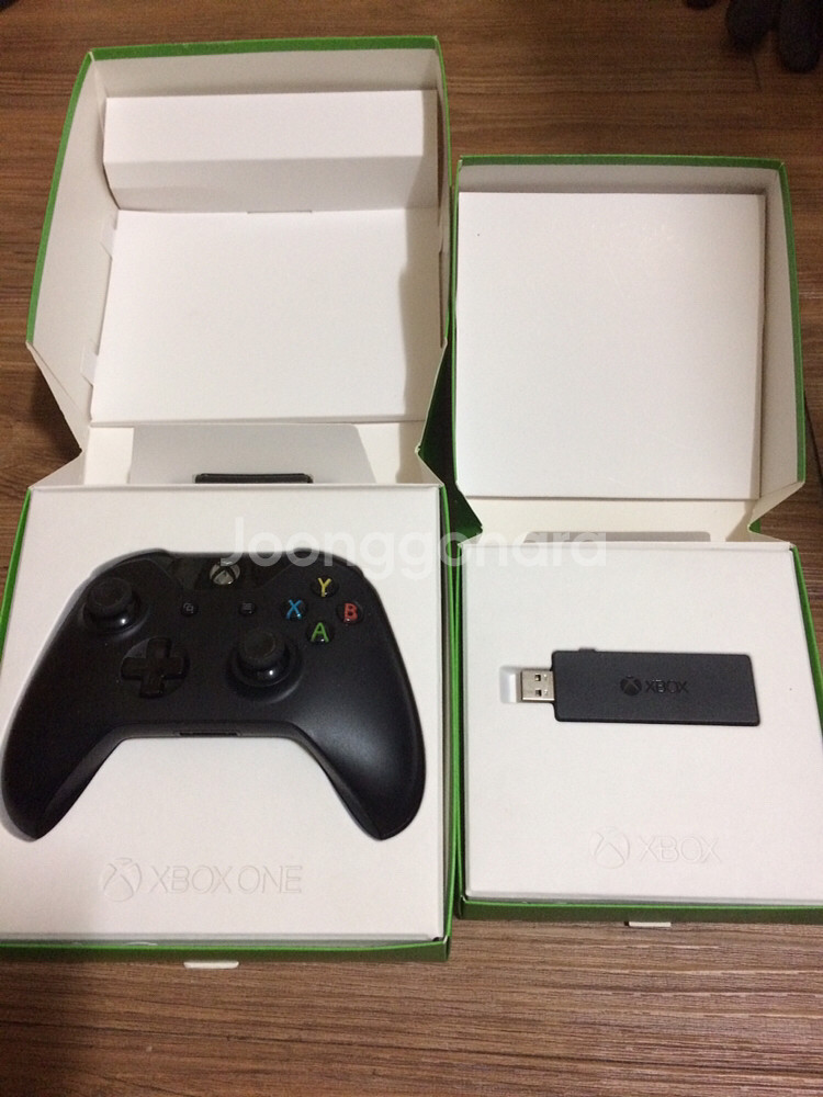 XBOX ONE 엑박원 패드 리시버팝니다.--1