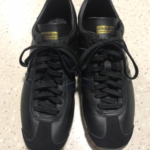 adidas country og