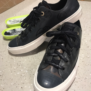 Converse Chuck Taylor 리미티드애