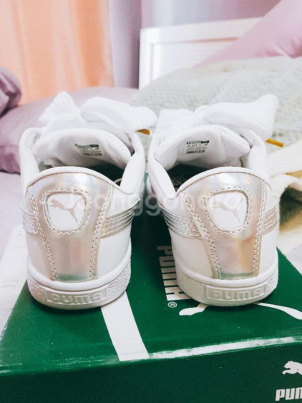 푸마 바스켓하트 홀로그램 화이트--2