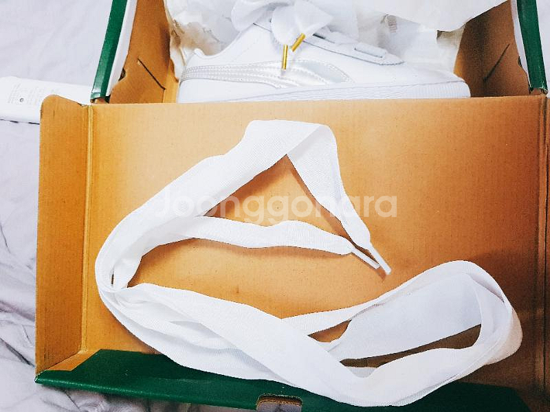 푸마 바스켓하트 홀로그램 화이트--4