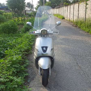 푸조 장고 스포츠 125 실버 판매합니다.