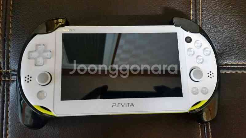 ps vita 2세대 라임화이트와핸드그립 및 디지--3
