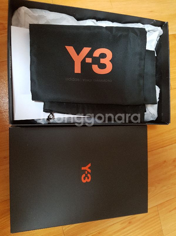 y3 요지런 250새재품 팝니다--1