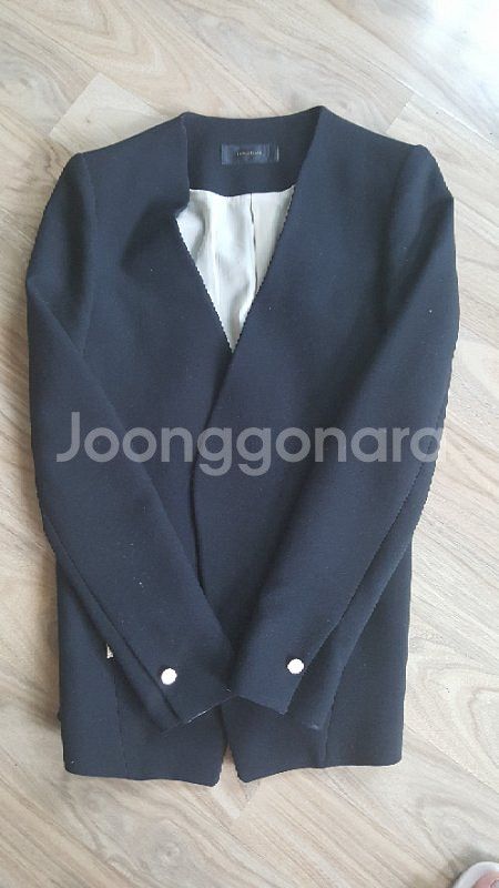 노카라 자켓 판매합니다.--2