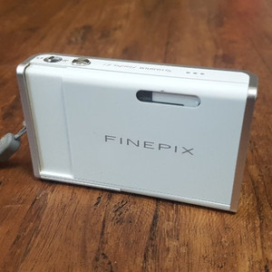 디지털카메라 finepix z2팔아요~